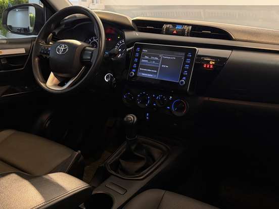 TOYOTA-HILUX-2022