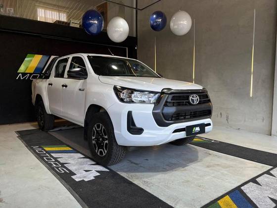 TOYOTA HILUX 2.8 D-4D TURBO DIESEL CD POWER PACK 4X4 MANUAL