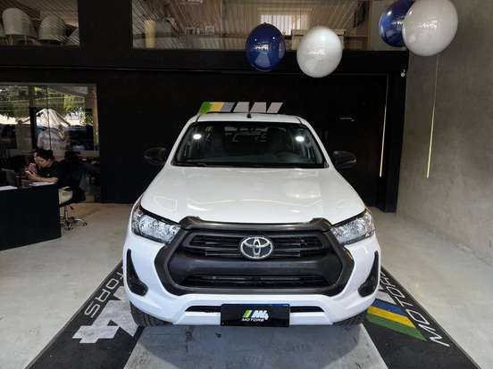 TOYOTA-HILUX-2022