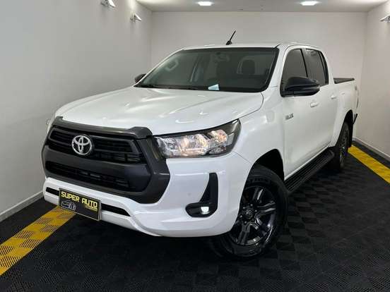 TOYOTA-HILUX-2.8 D-4D TURBO DIESEL CD SR 4X4 AUTOMÁTICO TOYOTA-HILUX-2022