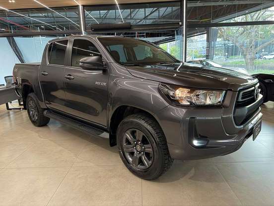 TOYOTA-HILUX-2025