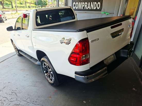 TOYOTA-HILUX-2.8 D-4D TURBO DIESEL CD SRV 4X4 AUTOMÁTICO TOYOTA-HILUX-2021