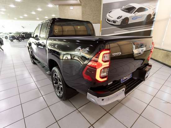 TOYOTA-HILUX-2.8 D-4D TURBO DIESEL CD SRV 4X4 AUTOMÁTICO TOYOTA-HILUX-2024