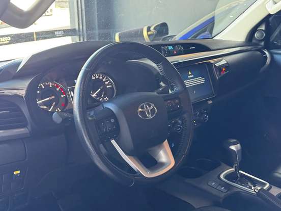 TOYOTA-HILUX-2024