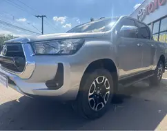 TOYOTA HILUX 2.8 D-4D TURBO DIESEL CD SRV 4X4 AUTOMÁTICO TOYOTA HILUX 2.8 D-4D TURBO DIESEL CD SRV 4X4 AUTOMÁTICO