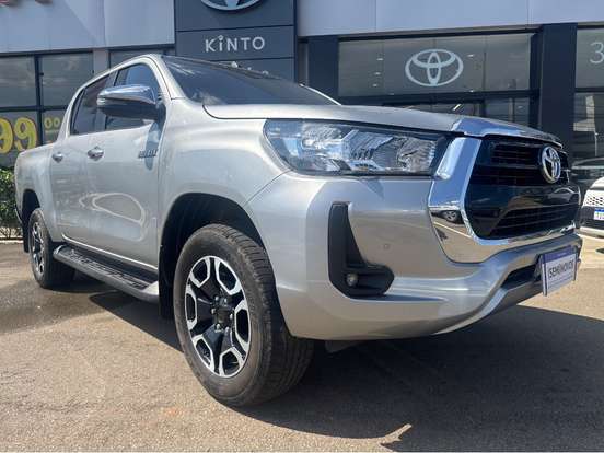 TOYOTA-HILUX-2.8 D-4D TURBO DIESEL CD SRV 4X4 AUTOMÁTICO TOYOTA-HILUX-2022