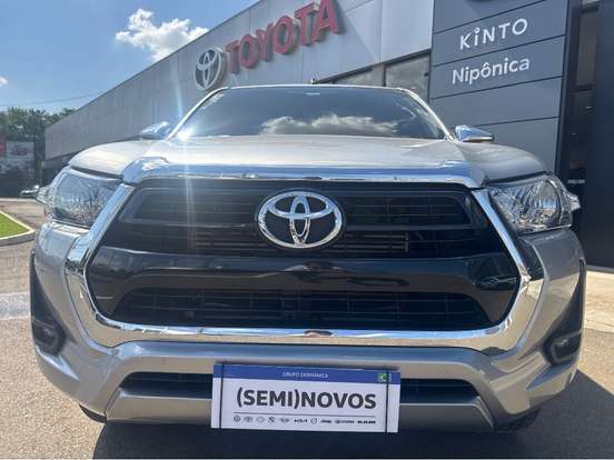 TOYOTA-HILUX-2.8 D-4D TURBO DIESEL CD SRV 4X4 AUTOMÁTICO TOYOTA-HILUX-2022