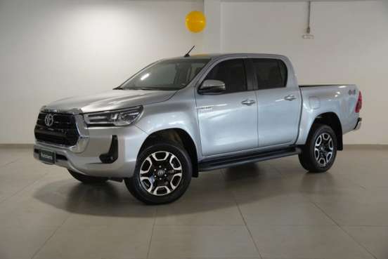 TOYOTA-HILUX-2024
