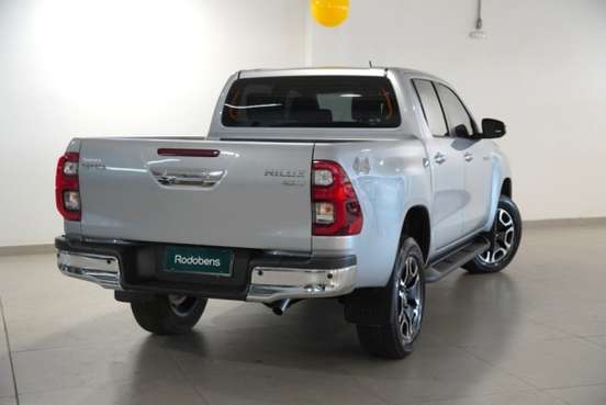 TOYOTA-HILUX-2024