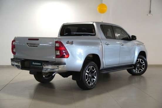 TOYOTA-HILUX-2024
