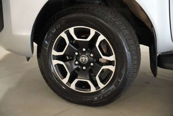 TOYOTA-HILUX-2024