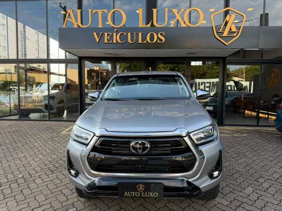 TOYOTA-HILUX-2.8 D-4D TURBO DIESEL CD SRX 4X4 AUTOMÁTICO TOYOTA-HILUX-2022