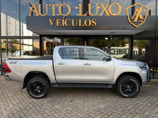 TOYOTA-HILUX-2022