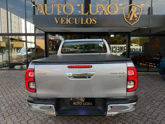 TOYOTA-HILUX-2022