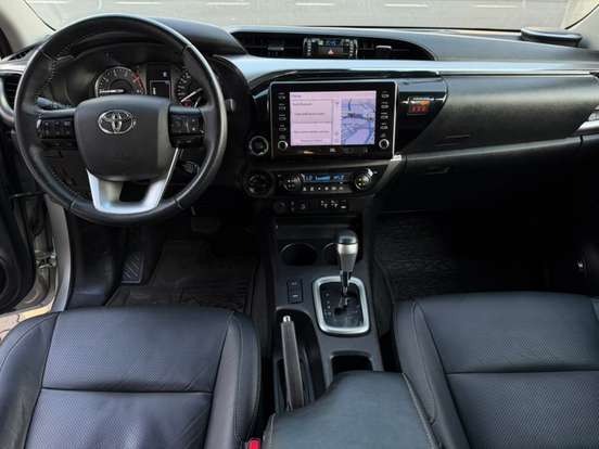 TOYOTA-HILUX-2.8 D-4D TURBO DIESEL CD SRX 4X4 AUTOMÁTICO TOYOTA-HILUX-2022