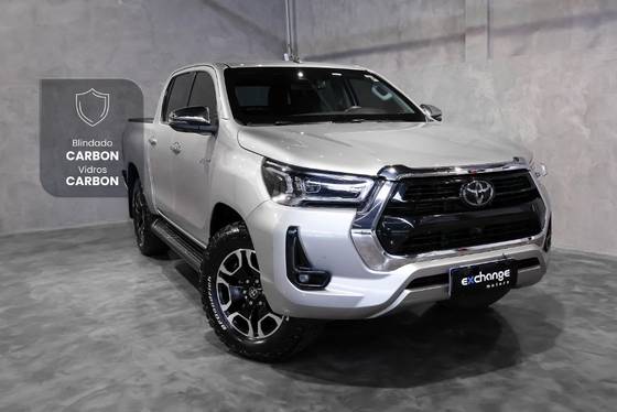 TOYOTA HILUX 2.8 D-4D TURBO DIESEL CD SRX 4X4 AUTOMÁTICO