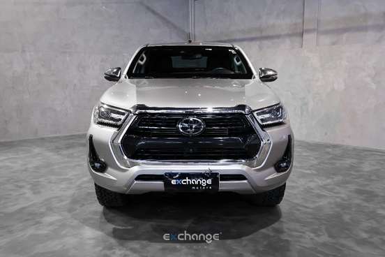 TOYOTA-HILUX-2.8 D-4D TURBO DIESEL CD SRX 4X4 AUTOMÁTICO TOYOTA-HILUX-2022