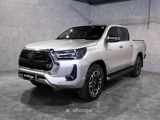 TOYOTA-HILUX-2.8 D-4D TURBO DIESEL CD SRX 4X4 AUTOMÁTICO TOYOTA-HILUX-2022