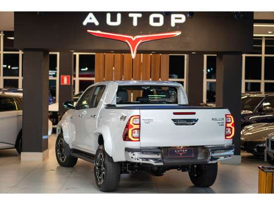 TOYOTA-HILUX-2026