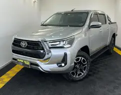 TOYOTA HILUX 2.8 D-4D TURBO DIESEL CD SRX 4X4 AUTOMÁTICO TOYOTA HILUX 2.8 D-4D TURBO DIESEL CD SRX 4X4 AUTOMÁTICO