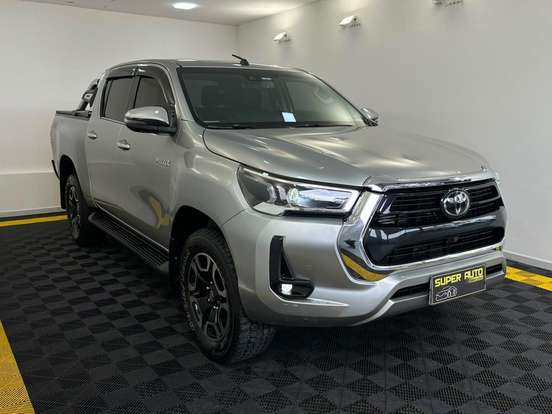 TOYOTA-HILUX-2.8 D-4D TURBO DIESEL CD SRX 4X4 AUTOMÁTICO TOYOTA-HILUX-2022