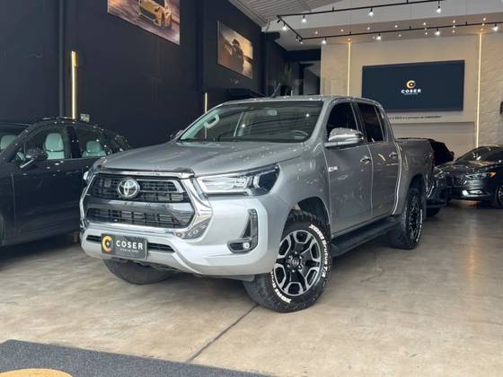 TOYOTA HILUX 2.8 D-4D TURBO DIESEL CD SRX 4X4 AUTOMÁTICO