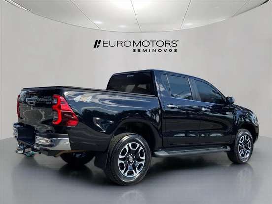TOYOTA-HILUX-2025