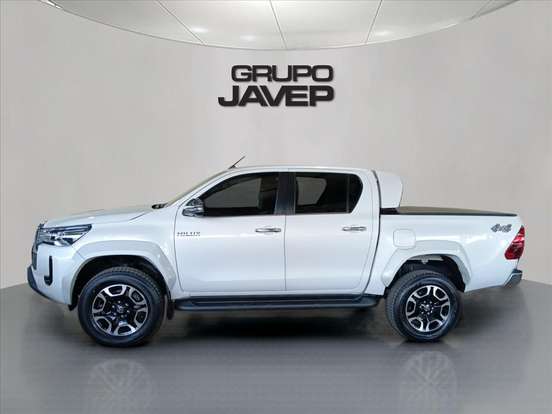 TOYOTA-HILUX-2.8 D-4D TURBO DIESEL CD SRX 4X4 AUTOMÁTICO TOYOTA-HILUX-2023
