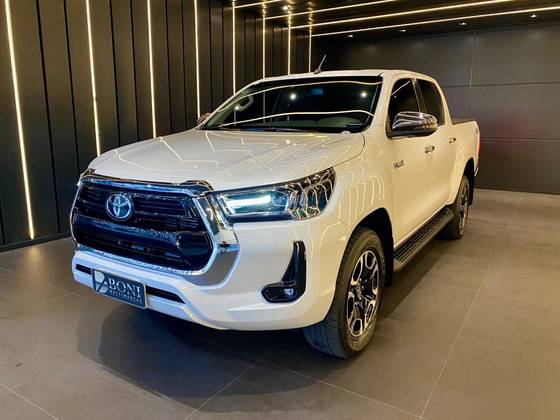 TOYOTA HILUX 2.8 D-4D TURBO DIESEL CD SRX 4X4 AUTOMÁTICO