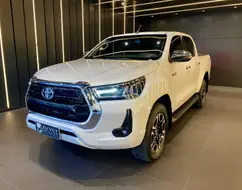 TOYOTA HILUX 2.8 D-4D TURBO DIESEL CD SRX 4X4 AUTOMÁTICO TOYOTA HILUX 2.8 D-4D TURBO DIESEL CD SRX 4X4 AUTOMÁTICO
