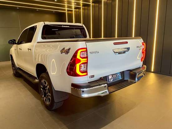 TOYOTA-HILUX-2025