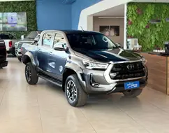 TOYOTA HILUX 2.8 D-4D TURBO DIESEL CD SRX 4X4 AUTOMÁTICO TOYOTA HILUX 2.8 D-4D TURBO DIESEL CD SRX 4X4 AUTOMÁTICO