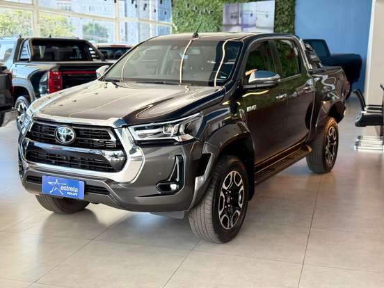 TOYOTA-HILUX-2.8 D-4D TURBO DIESEL CD SRX 4X4 AUTOMÁTICO TOYOTA-HILUX-2023