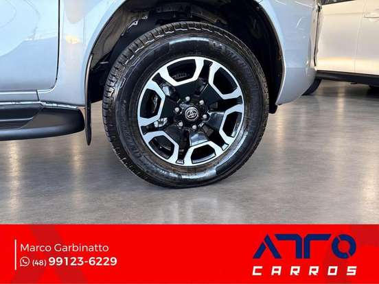 TOYOTA-HILUX-2022