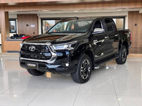 TOYOTA HILUX 2.8 D-4D TURBO DIESEL CD SRX 4X4 AUTOMÁTICO