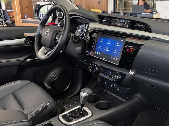 TOYOTA-HILUX-2025