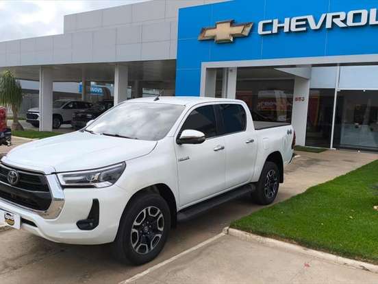 TOYOTA-HILUX-2.8 D-4D TURBO DIESEL CD SRX 4X4 AUTOMÁTICO TOYOTA-HILUX-2023