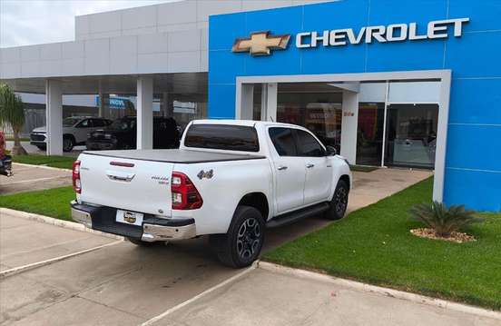 TOYOTA-HILUX-2023