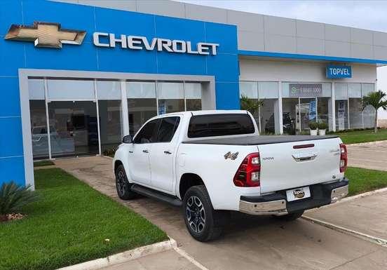 TOYOTA-HILUX-2.8 D-4D TURBO DIESEL CD SRX 4X4 AUTOMÁTICO TOYOTA-HILUX-2023