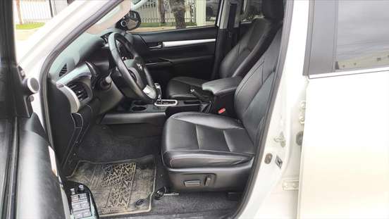 TOYOTA-HILUX-2023