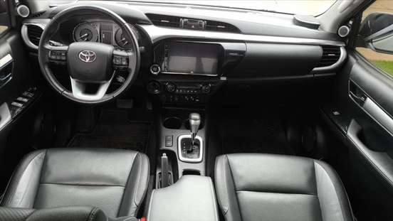 TOYOTA-HILUX-2023