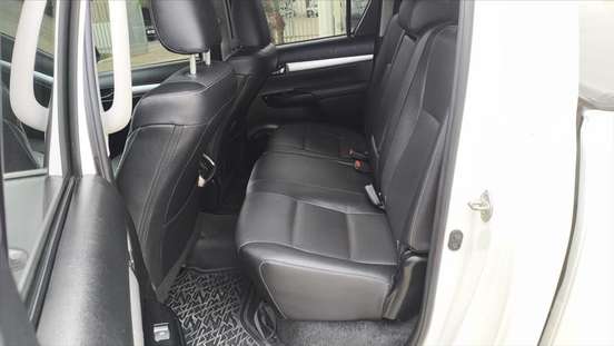 TOYOTA-HILUX-2023