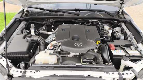 TOYOTA-HILUX-2023