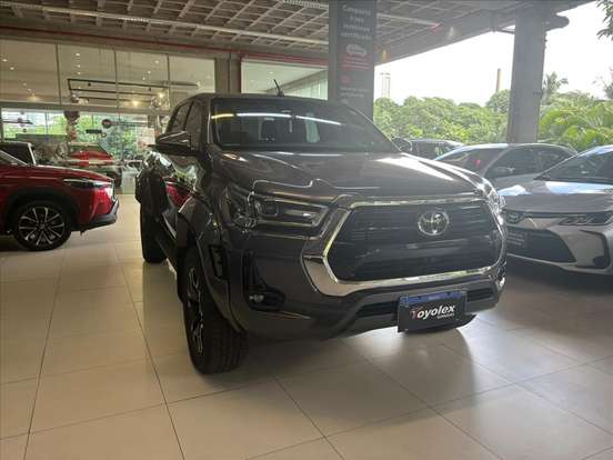 TOYOTA-HILUX-2.8 D-4D TURBO DIESEL CD SRX PLUS 4X4 AUTOMÁTICO TOYOTA-HILUX-2025
