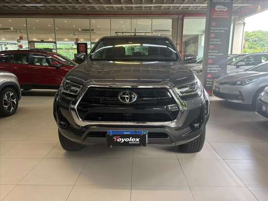 TOYOTA-HILUX-2025