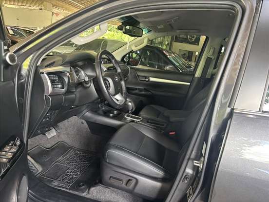 TOYOTA-HILUX-2025