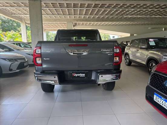 TOYOTA-HILUX-2.8 D-4D TURBO DIESEL CD SRX PLUS 4X4 AUTOMÁTICO TOYOTA-HILUX-2025