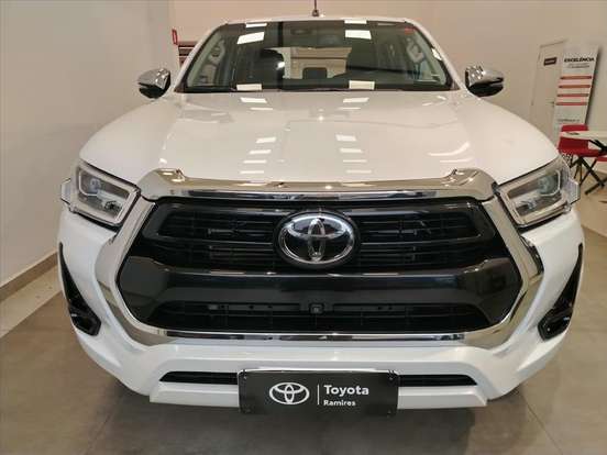 TOYOTA-HILUX-2024