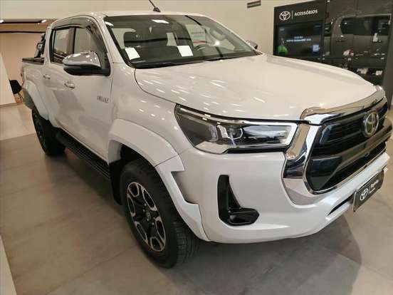TOYOTA-HILUX-2024