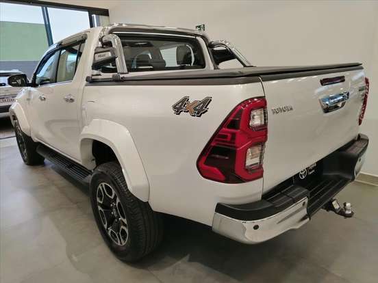 TOYOTA-HILUX-2024